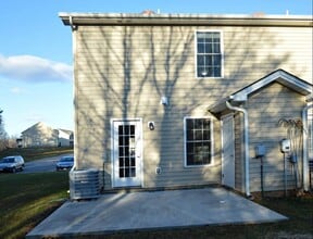76 Gloucester Dr in Lynchburg, VA - Building Photo - Building Photo