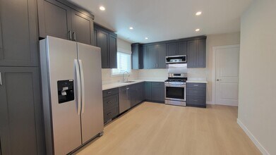 622 Miller Ave in South San Francisco, CA - Building Photo - Building Photo