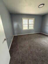 2325 N Poplar St in Wichita, KS - Building Photo - Building Photo