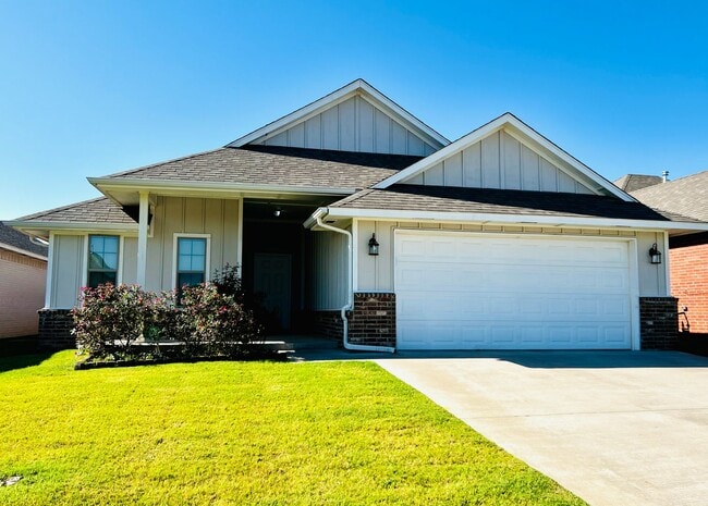 property at 2300 Alta Vista Ln