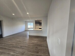 16480 Carter Ct in La Pine, OR - Foto de edificio - Building Photo