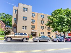 Campus Apartments in Philadelphia, PA - Building Photo - Building Photo