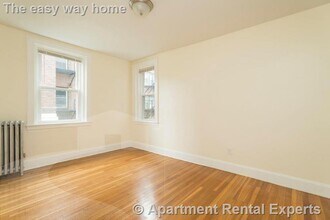 136 Highland Ave in Somerville, MA - Building Photo - Building Photo