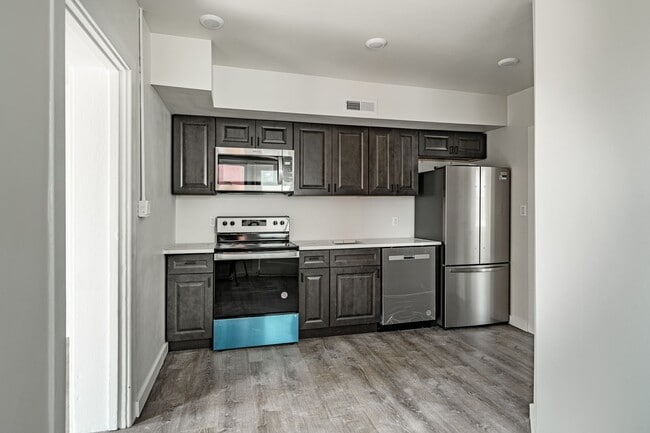 324-326-326 Darby Rd in Havertown, PA - Building Photo - Building Photo