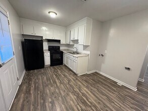 406 Russell Pkwy in Warner Robins, GA - Building Photo - Building Photo