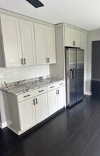 205 Grovenor Dr in Schaumburg, IL - Building Photo - Building Photo