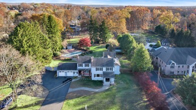 11 Old Tappan Rd in Old Tappan, NJ - Building Photo - Building Photo