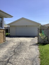 4920 Cypress Dr in Hillside, IL - Building Photo - Building Photo