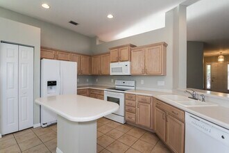 5312 Lexington Dr in Parrish, FL - Building Photo - Building Photo