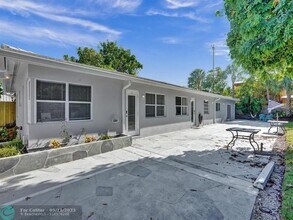 4422 Sea Grape Dr in Lauderdale-by-the-Sea, FL - Building Photo - Building Photo