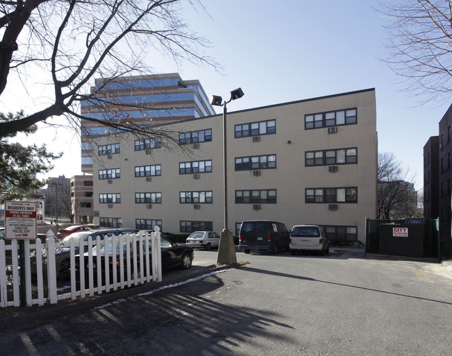 Glenbrook Manor in Stamford, CT - Foto de edificio - Building Photo