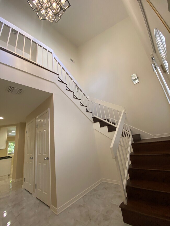 5200 White Oak Ave in Encino, CA - Building Photo - Building Photo