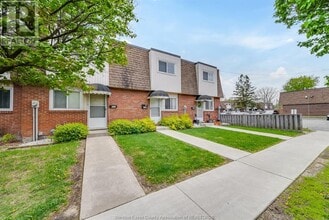 5486 Lassaline Ave in Windsor, ON - Building Photo - Building Photo