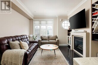 825C Oxford St in Toronto, ON - Building Photo - Building Photo