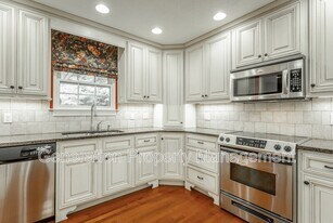 7110 Genoa Dr in Chattanooga, TN - Building Photo