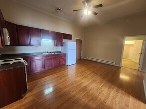 111 S Main St in Clinton, IN - Building Photo - Building Photo