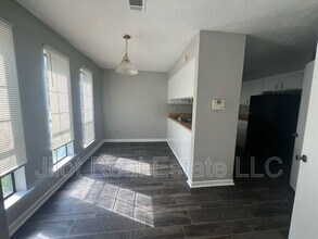 803 Heritage Oaks Dr in Stone Mountain, GA - Building Photo - Building Photo