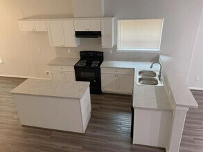 8114 Rhobell St-Unit -A in Houston, TX - Building Photo - Building Photo