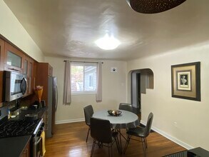 2512 Burham St in Pittsburgh, PA - Foto de edificio - Building Photo