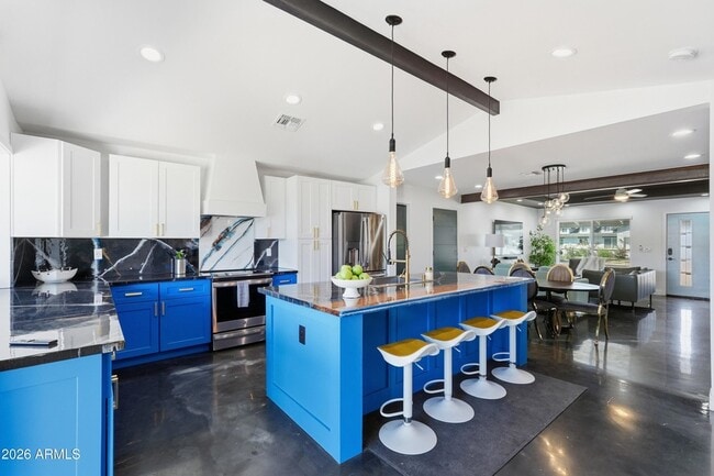 property at 2812 N 71st Pl