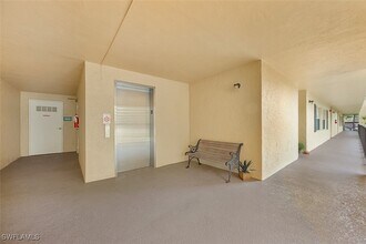 1083 Forest Lakes Dr, Unit 207 in Naples, FL - Building Photo - Building Photo