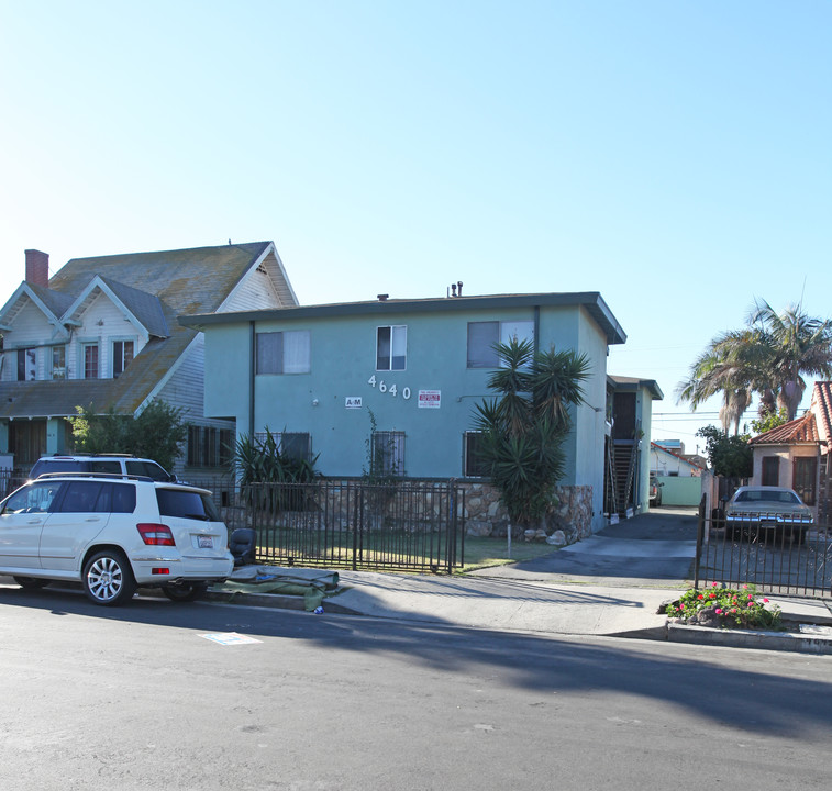 4640 W 17th St in Los Angeles, CA - Building Photo