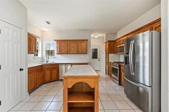 10753 Fernbrook Ave in Baton Rouge, LA - Foto de edificio - Building Photo