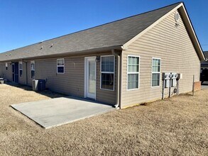 504 Cedar Creek Dr in Rossville, GA - Building Photo - Building Photo