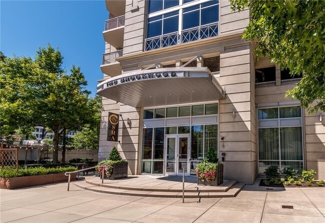 property at 1820 Peachtree St NW