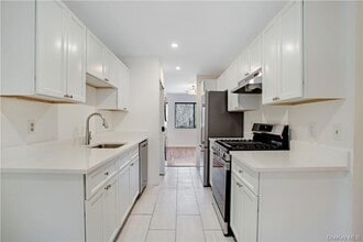 361 N Greeley Ave in Chappaqua, NY - Building Photo - Building Photo