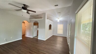 2725 Lake Mary St in Tallahassee, FL - Building Photo - Building Photo