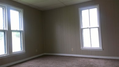 327 W Market St in Warrensburg, MO - Building Photo - Building Photo