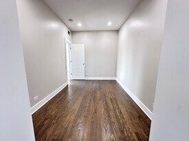 5011 N Troy St, Unit Troy in Chicago, IL - Building Photo