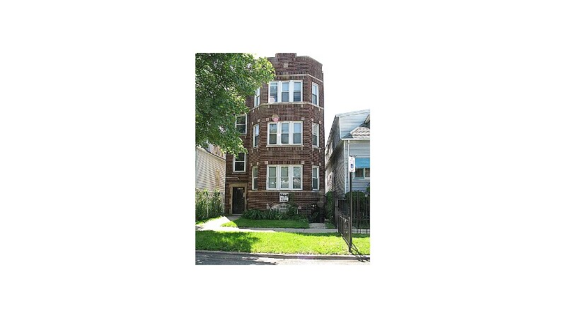 8408 S Kingston Ave in Chicago, IL - Building Photo