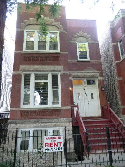 2728 N Artesian Ave, Unit apt 1 in Chicago, IL - Foto de edificio