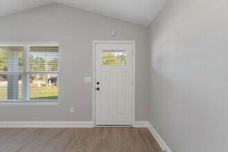 4628 Dove Way in Crestview, FL - Building Photo - Building Photo