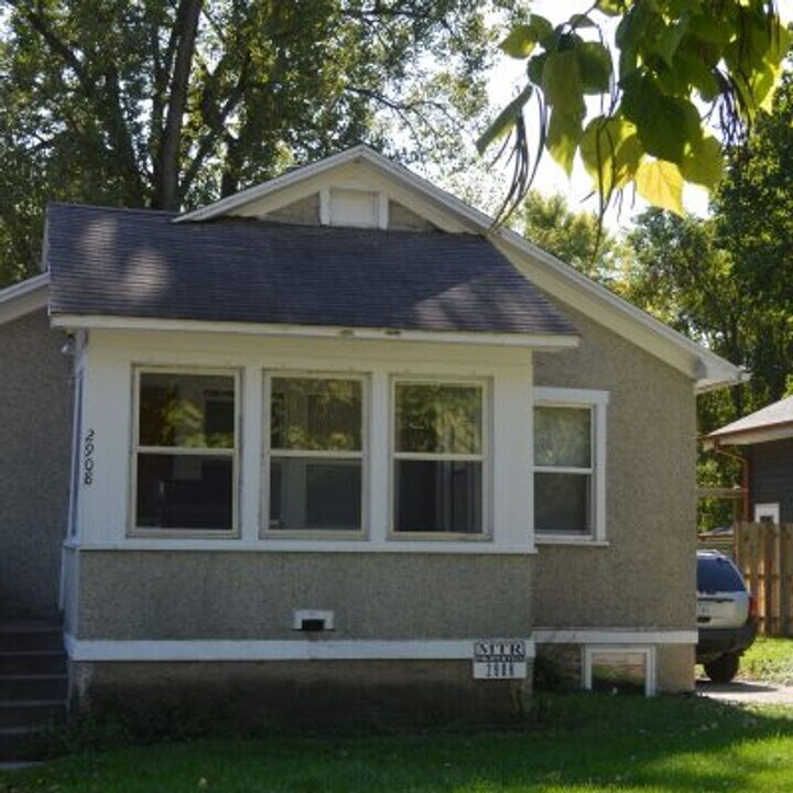 2908 Wood St in Ames, IA - Building Photo