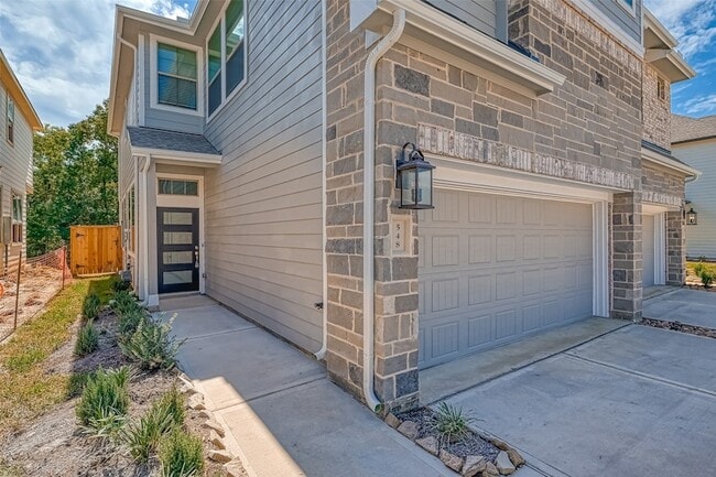 property at 548 Longleaf Pine Dr