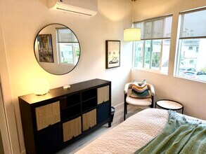 8109 Camino del Sol in San Diego, CA - Building Photo - Building Photo