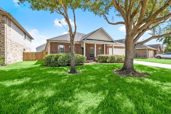 7803 Blue Lake Dr in Rosenberg, TX - Building Photo - Building Photo