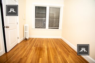 1340 Commonwealth Ave, Unit 17 in Boston, MA - Building Photo - Building Photo