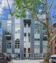 93 Waverly Ave in Brooklyn, NY - Foto de edificio - Building Photo