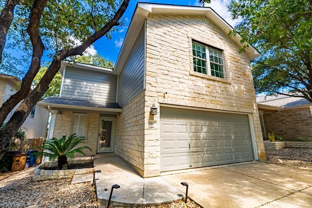 1510 Strickland Dr in Austin, TX - Building Photo