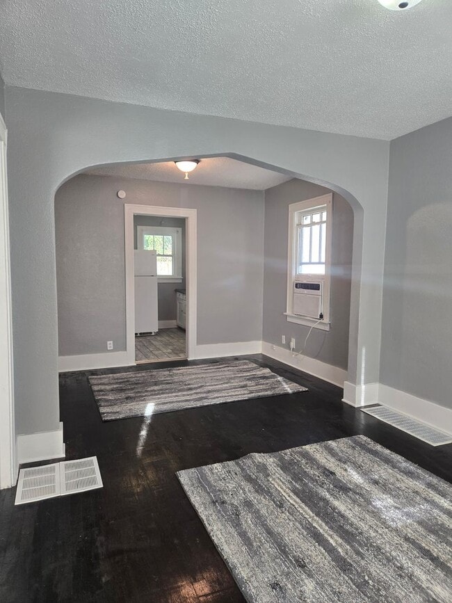 property at 117 N Spring St
