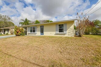 1365 SW Gastador Ave in Port St. Lucie, FL - Building Photo - Building Photo