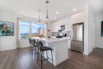 Clippership Apartments on the Wharf in Boston, MA - Foto de edificio - Building Photo