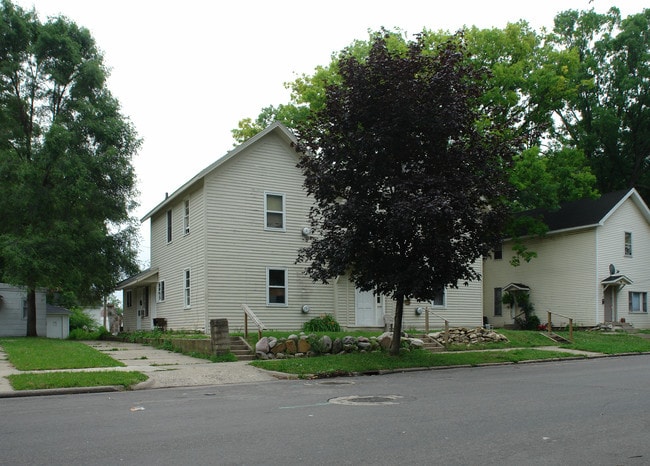 28-30 Gold Ave SW in Grand Rapids, MI - Building Photo - Building Photo