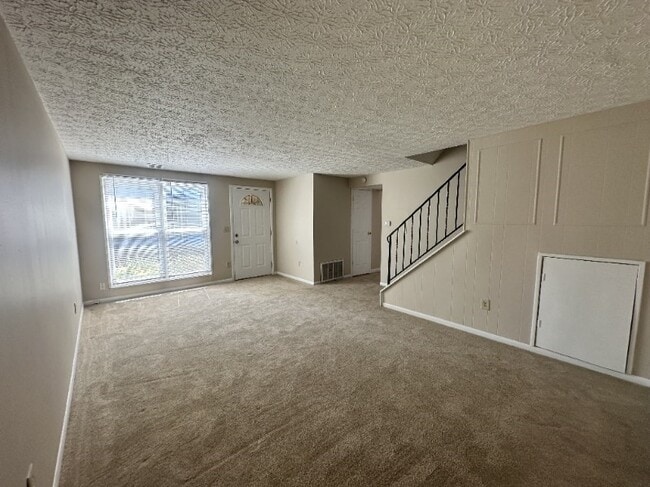 2512 Nassau Dr in Columbus, OH - Building Photo - Building Photo