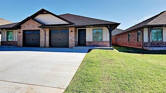 427 Summit Ridge Dr in Oklahoma City, OK - Building Photo