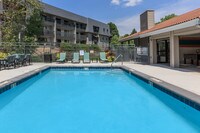 Building Photo - Retreat At Water's Edge Apartamentos in Denver, Colorado